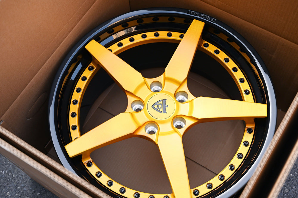 2021 Corvette C8 Z51 on RVRN RV-DF14 forged wheels in Glossy Black Barrel with Transparent Gold Spoke (photo 04)