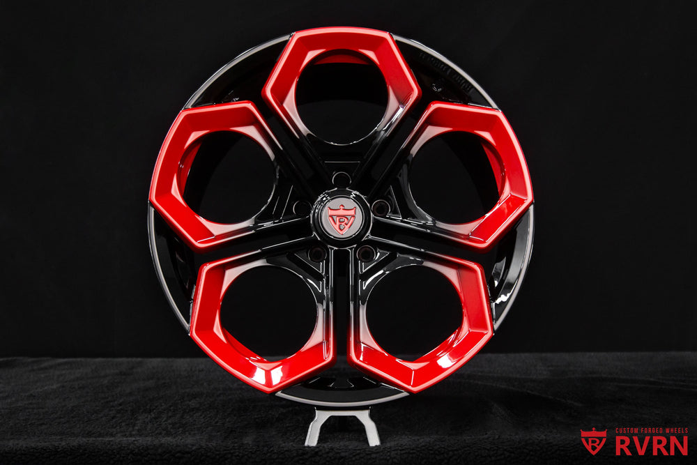 Close-up of RV-MA05 Audi RS forged wheels with gloss black and red gradient spokes, custom designed for the 2022 Audi RS E-Tron GT