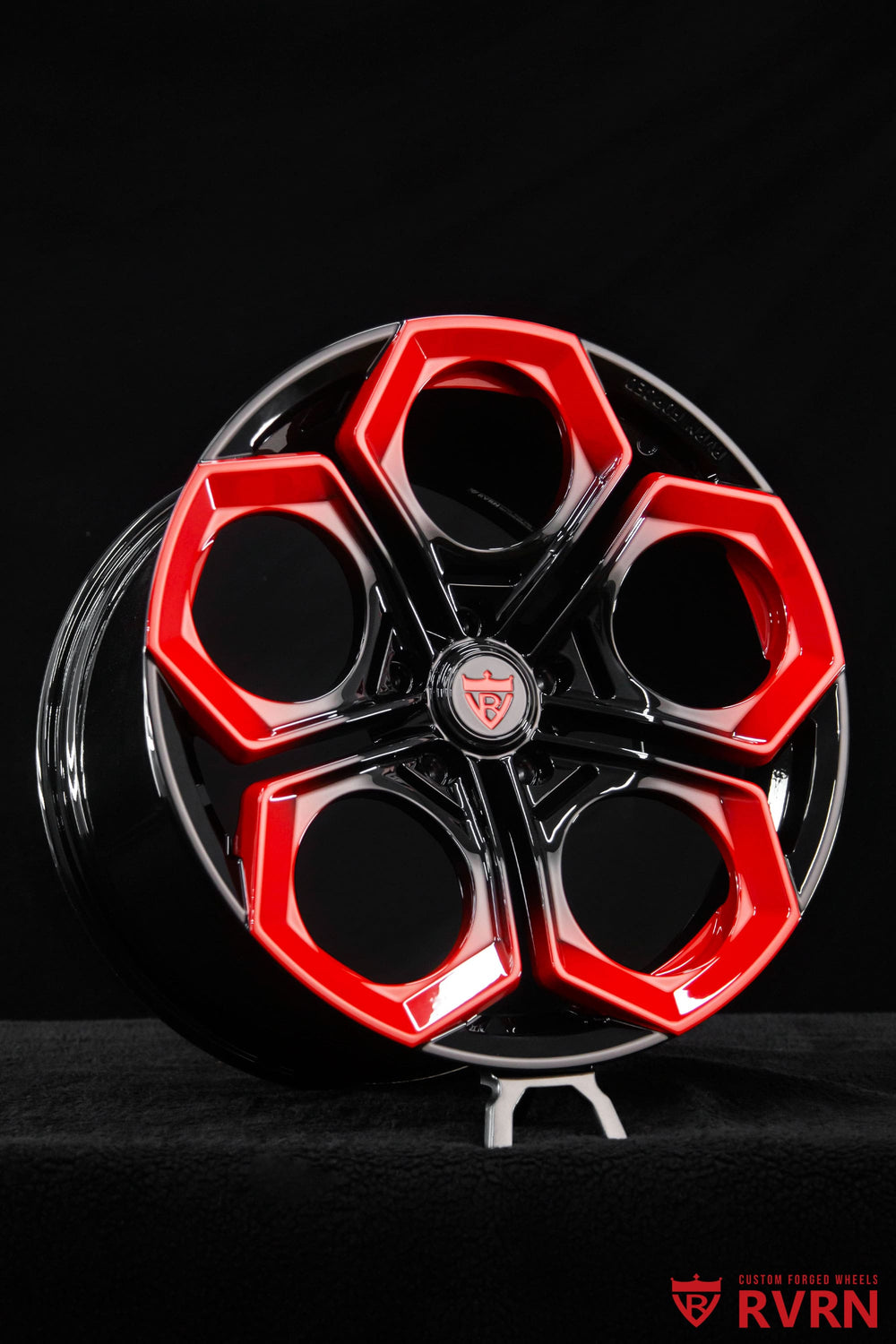 Detailed view of the RV-MA05 gloss black barrel on custom Audi wheels, designed for 21x10 front and 21x12 rear fitment
