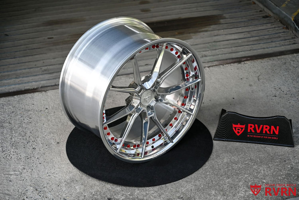 Close-up of RV-DB082 forged wheel spoke and red screws