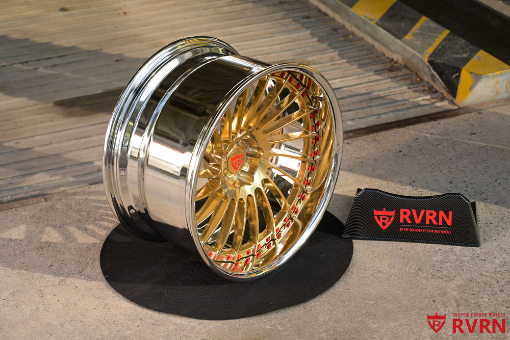 Custom Dodge Charger wheels RV-DN01 gold and chrome closeup