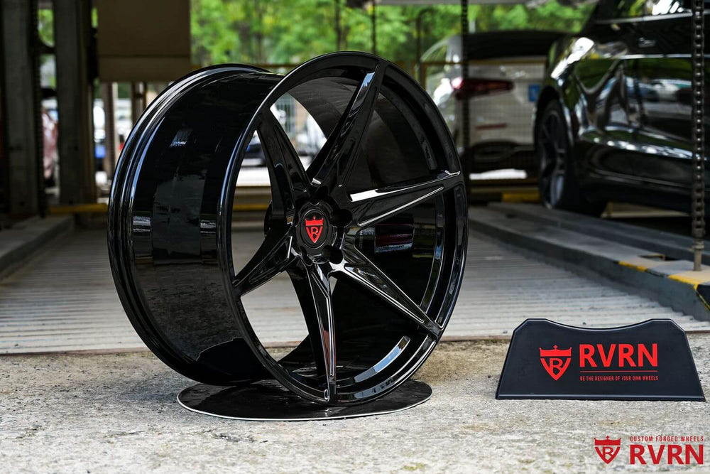 Close-up of gloss black forged wheel surface on RV-MC19 for Dodge Charger