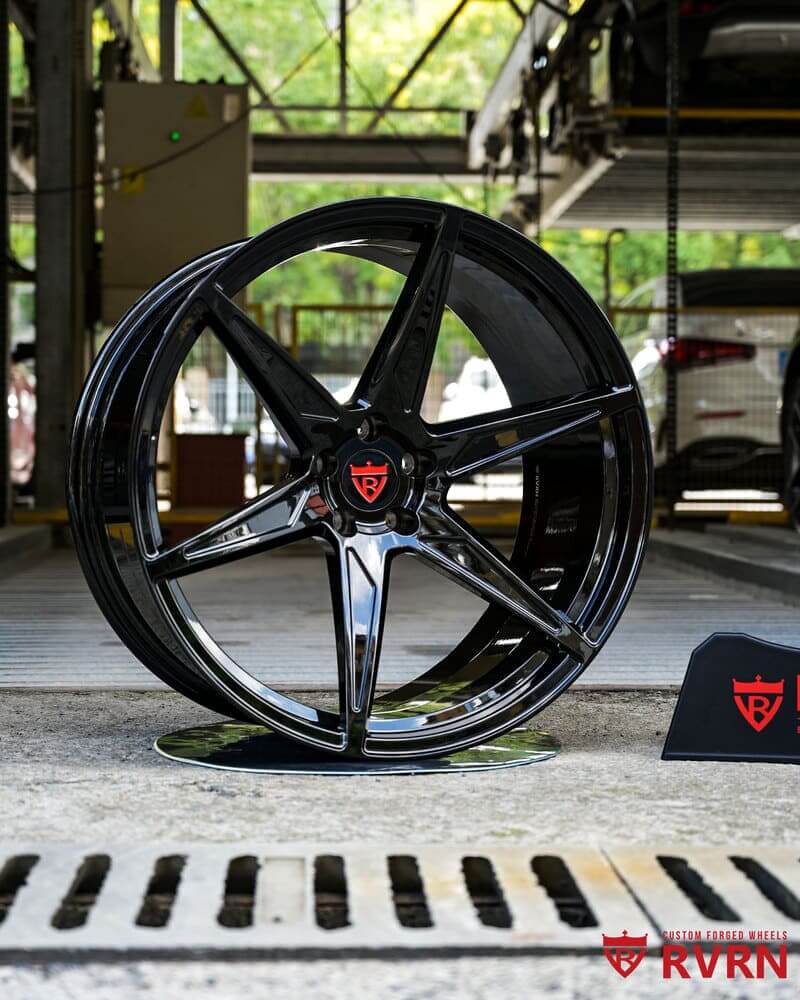 Precision fitment of black forged wheels around SRT brake calipers