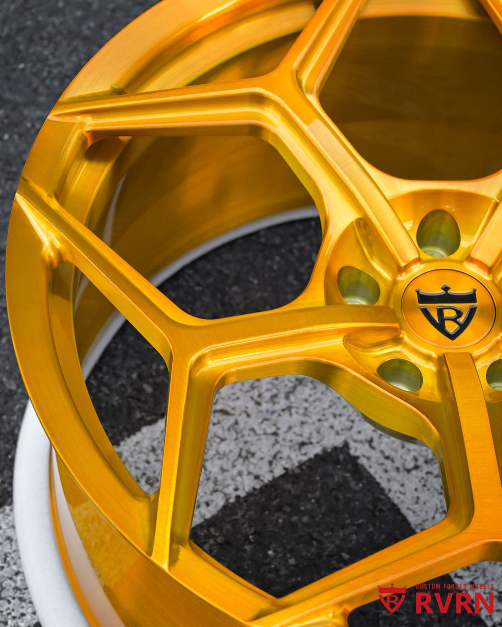 RV-MC491 installed on 2023 Aston Martin DBX 707 front wheel, 22x10.5, brushed gold, design your own wheels inspiration