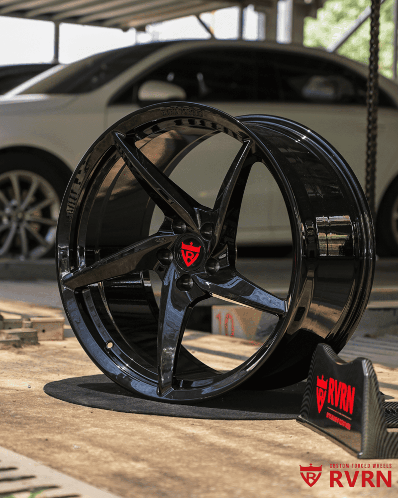 Close-up of concave forged wheel design for 2023 Audi RS5