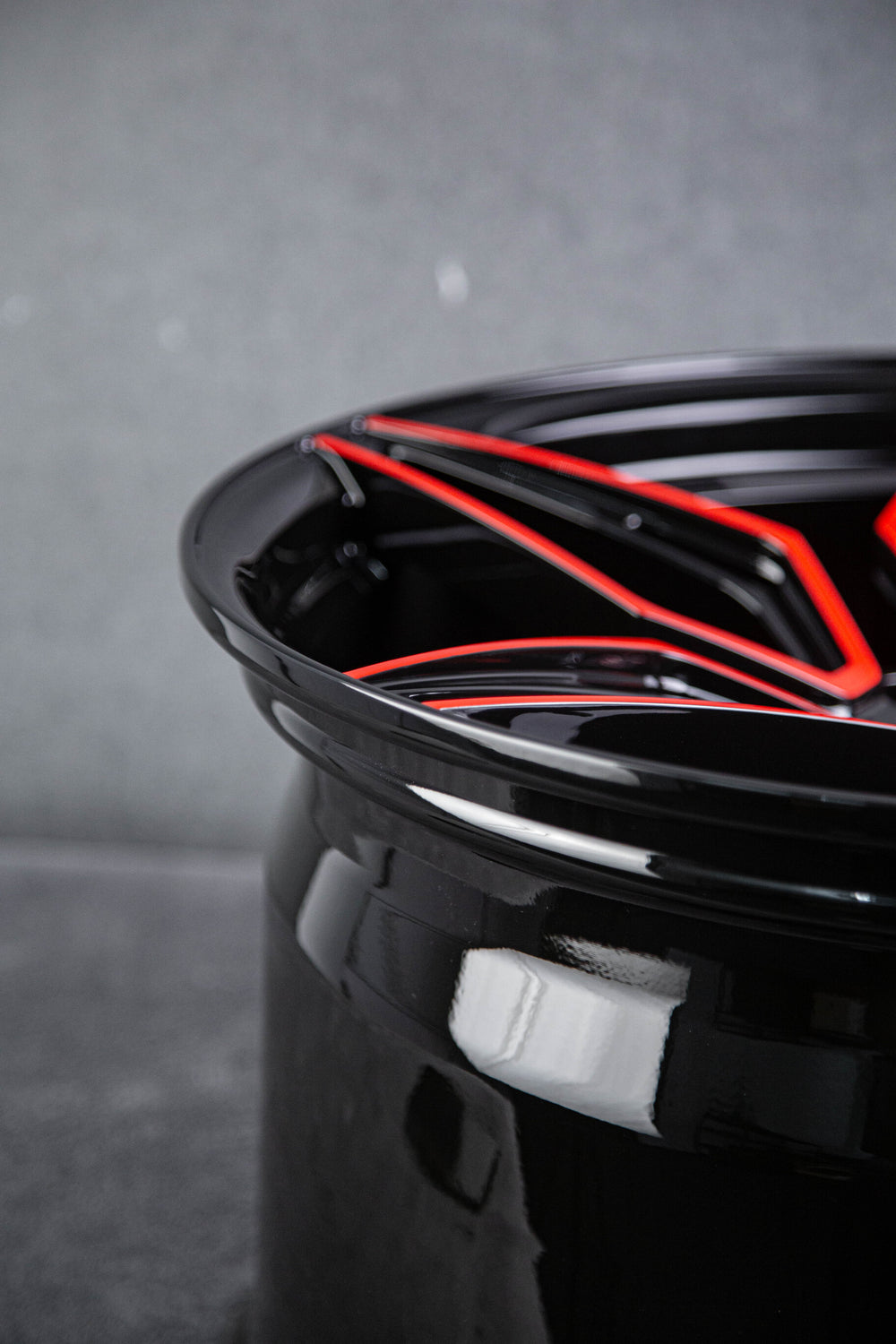 One-piece forged black and red wheels RV-MC07 fitted on 2023 Camaro ZL1