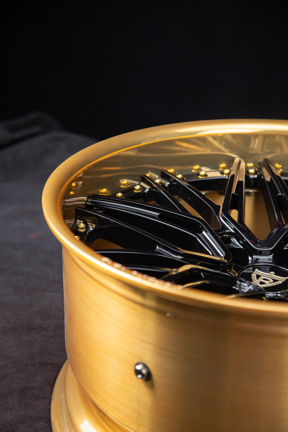 Side profile of 20x11 Dodge Charger RV-T081 deep dish rim