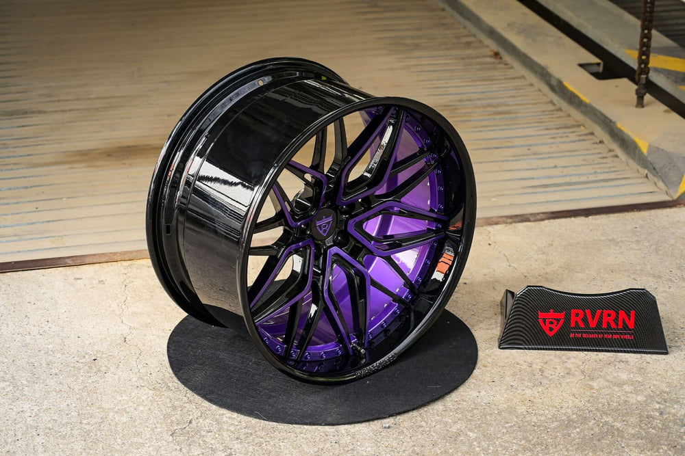 Inner barrel finished in Plum Crazy Purple on custom forged RV-T081 wheels