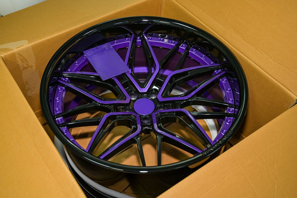 	Close-up of gloss black spoke design on RV-T081 for Dodge Charger Widebody