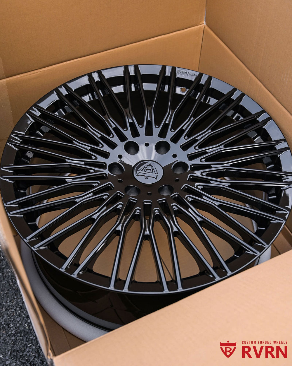 Perfect 22x10 fitment of RVRN MC22 forged wheel on Ford F150 performance trucks.