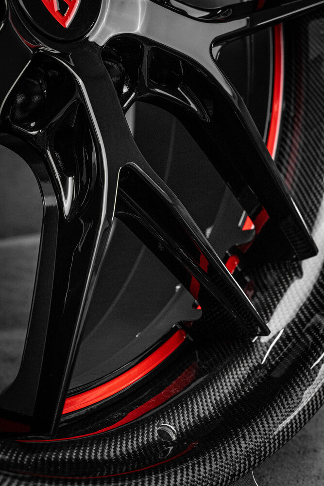 	Close-up detail of forged spokes on Shelby Super Snake RV-DR08D wheel