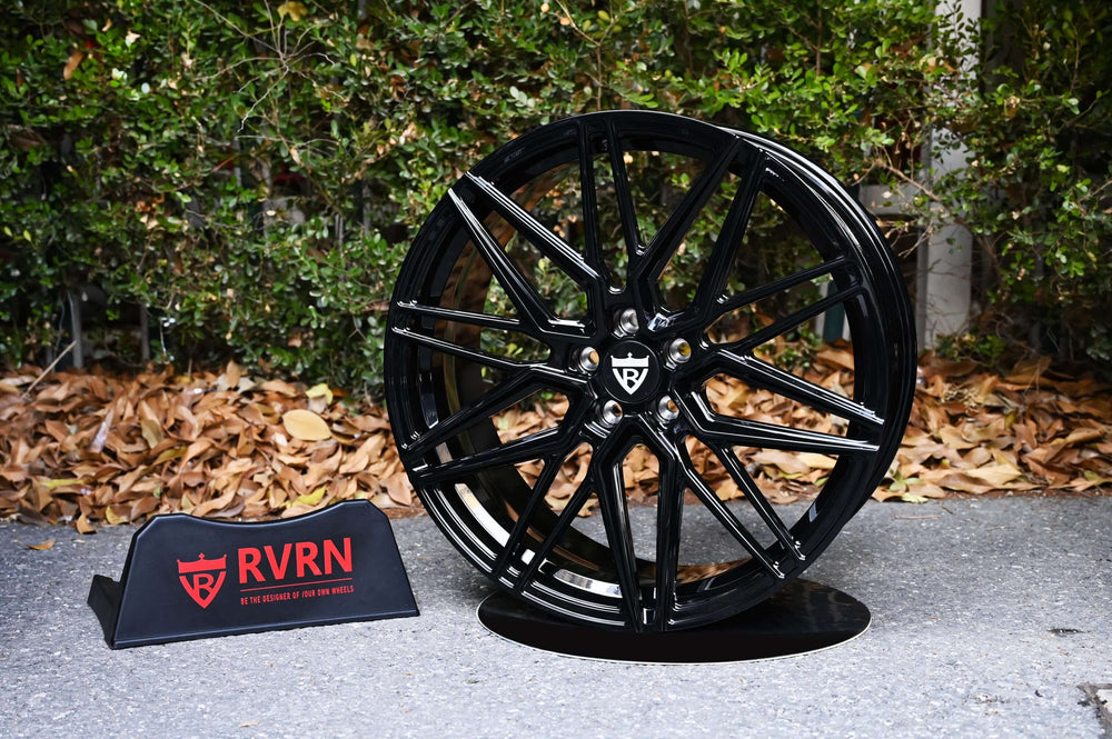 2023 Audi Q4 e-tron Sportback on RVRN RV-MC01 forged wheels in Glossy Black (photo 03)