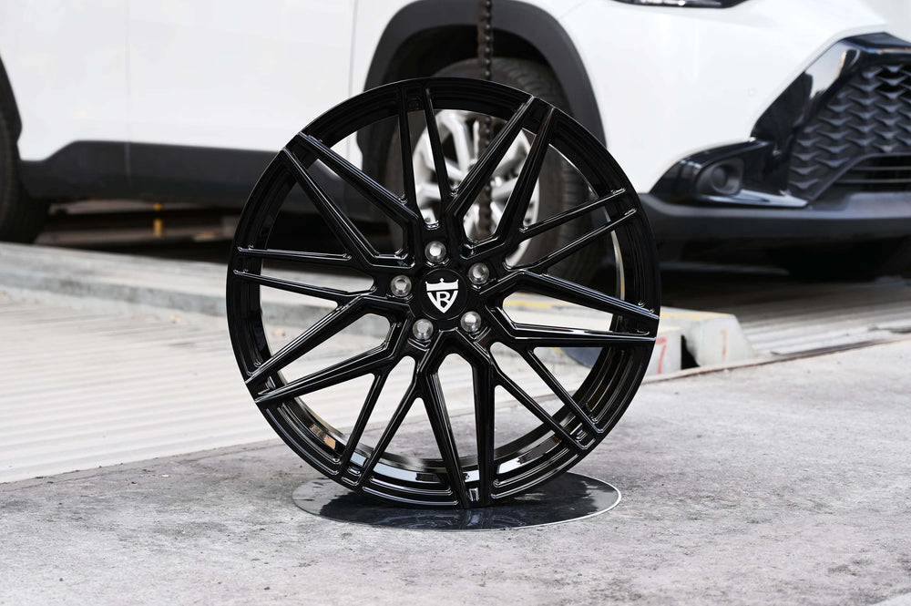 2023 Audi Q4 e-tron Sportback on RVRN RV-MC01 forged wheels in Glossy Black (photo 04)