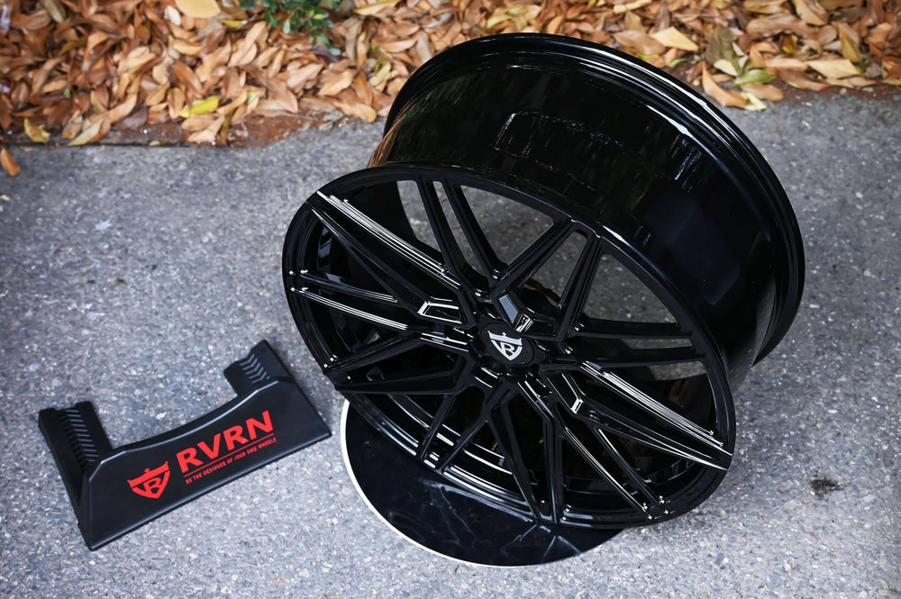 2023 Audi Q4 e-tron Sportback on RVRN RV-MC01 forged wheels in Glossy Black (photo 05)