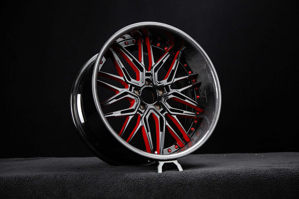 Carbon fiber detail on RV-T081 forged wheels for 2023 Campagna T-Rex