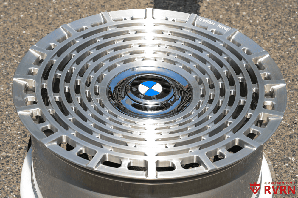 Front view of RV-MD02 full-face forged wheel for BMW I7