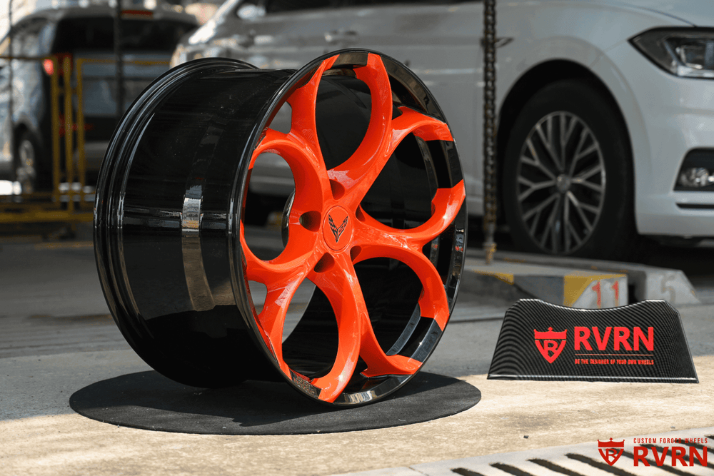 Rear view detail of RV-MS016 custom wheels fitted on Corvette C8 Z51