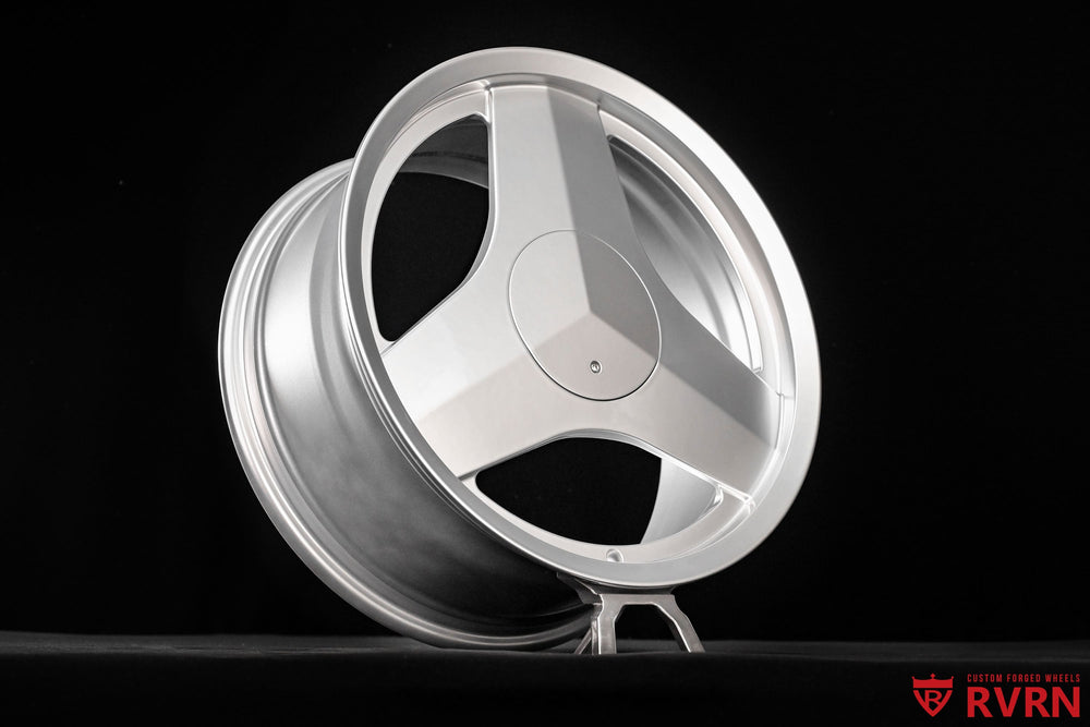 Detailed view of the RV-MC33 wheel design in high gloss silver for a 2024 Cadillac CT4, custom 18x8 +35mm fitment