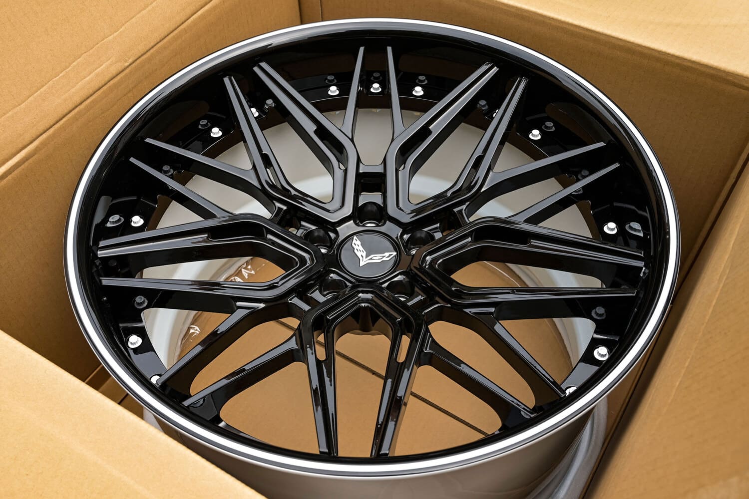Corvette C8 Z06 White & Black Concave Forged Wheels – RVRN WHEELS
