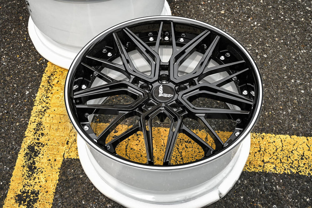 Design your own Corvette C8 wheels – RV-C081 white face with black lip