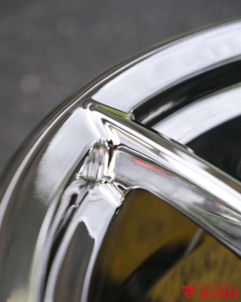 Close-up of the polished chrome lip on an RVRN RV-MC35 forged wheel, custom wheels for the 2024 Corvette C8 Z06
