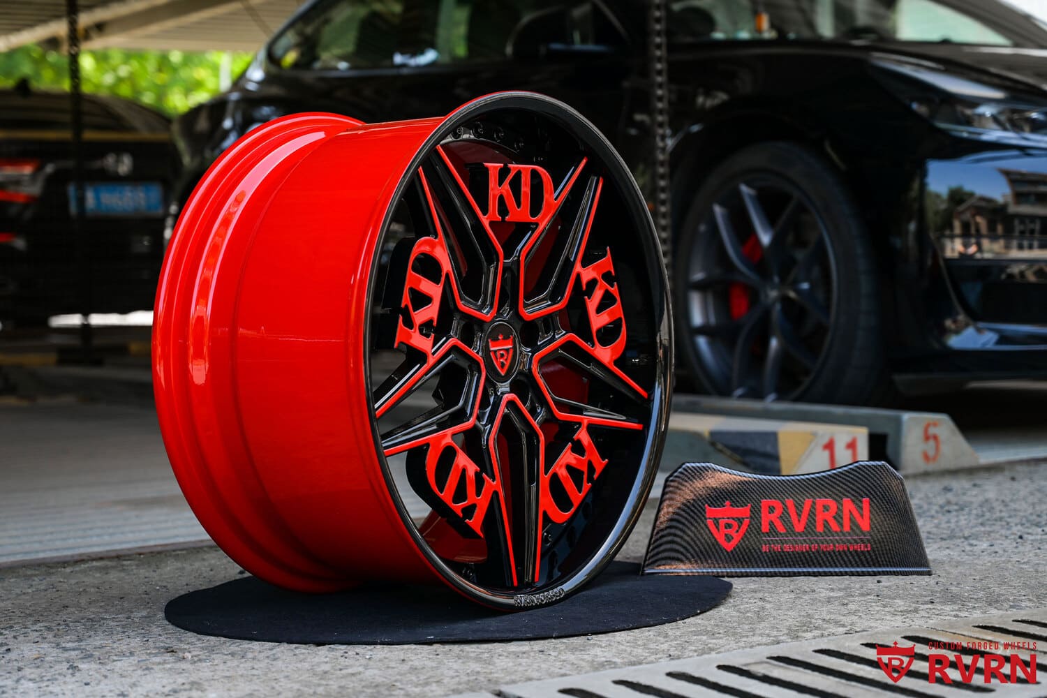 	Detail of 2-piece forged construction on RB-01 wheels