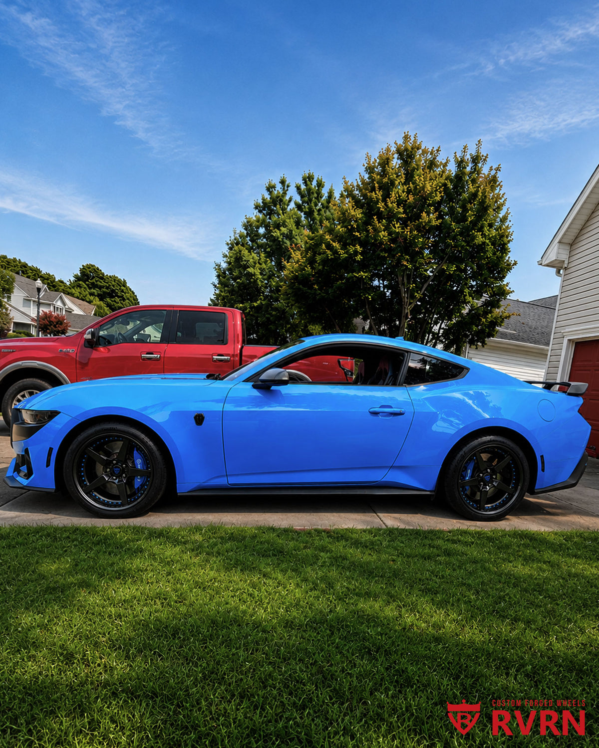 2024 Ford Mustang Dark Horse with RV-DF14 5-spoke forged 2-piece wheels in gloss gunmetal with blue screws and flush fitment