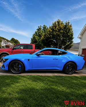 2024 Ford Mustang Dark Horse with RV-DF14 5-spoke forged 2-piece wheels in gloss gunmetal with blue screws and flush fitment