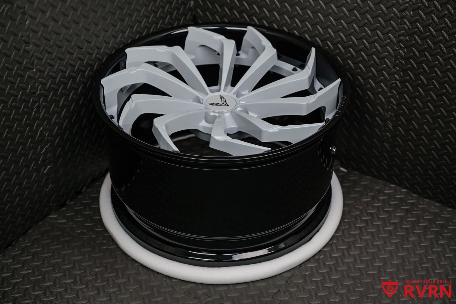 Color-Matched Ceramic Matrix Gray C8 Corvette Wheels | RV-DC06 – RVRN ...