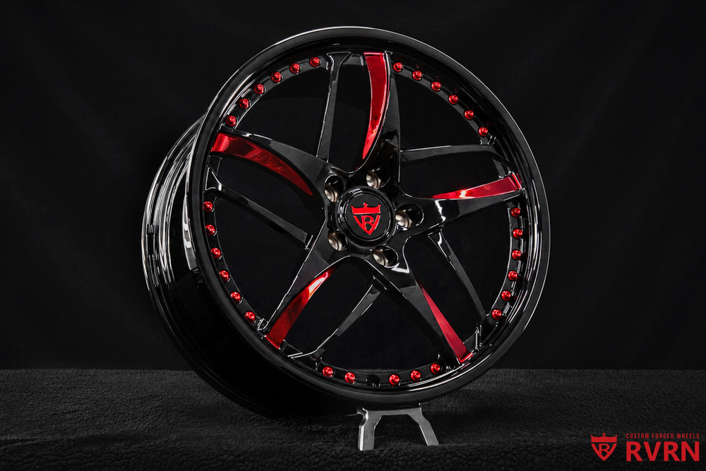 Close-up detail of RV-MC36 gloss black and red spoke design for Corvette C8 Stingray custom forged wheels