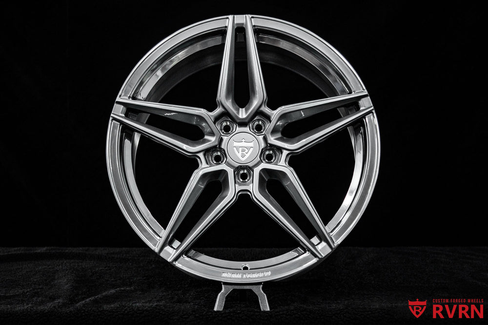 Polished aluminum barrel detail of RVRN RV-MR02 forged Mercedes wheels designed for the 2025 Mercedes Benz AMG C43, paired with gunmetal gray 5-star spokes