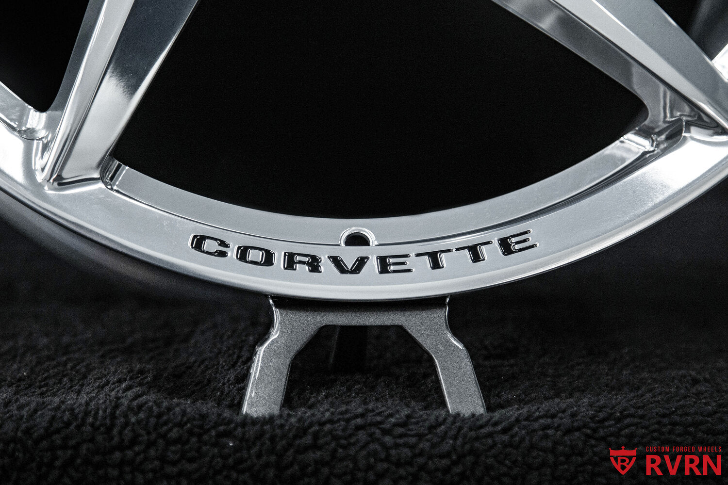 Front angle view of RVRN RV-MC35 forged wheels on 2025 Corvette Stingray