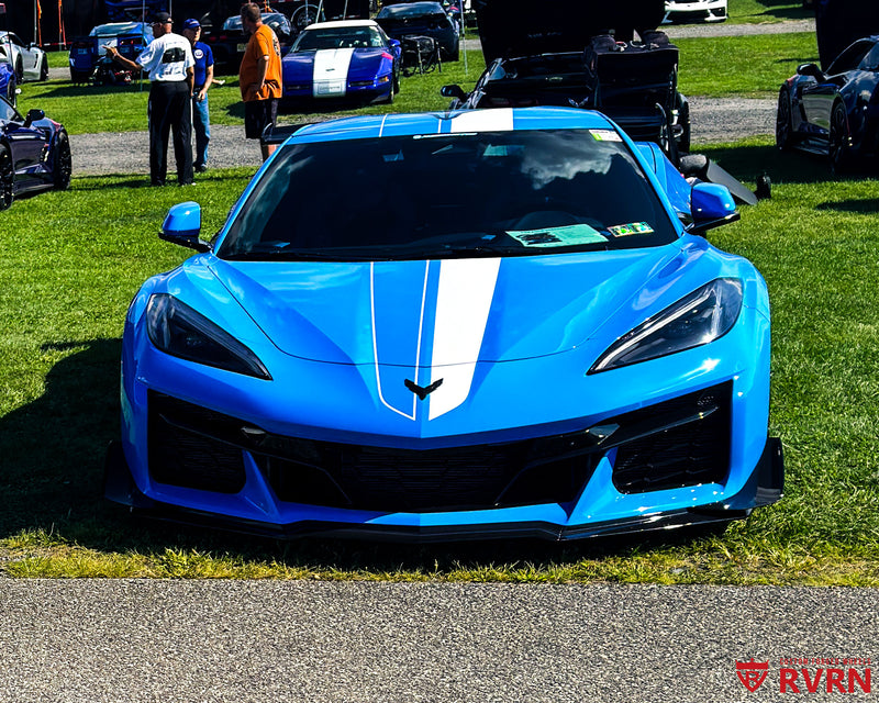 2025 Corvette C8 Z06 with RVRN RV-T081 wheels in Gloss Black with a Rapid Blue color-matched lip