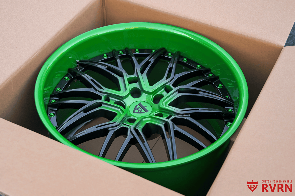 close up forged wheels Corvette C8 E-Ray RV-T081 Carbon Flash to Roswell Green spoke fade custom design detail