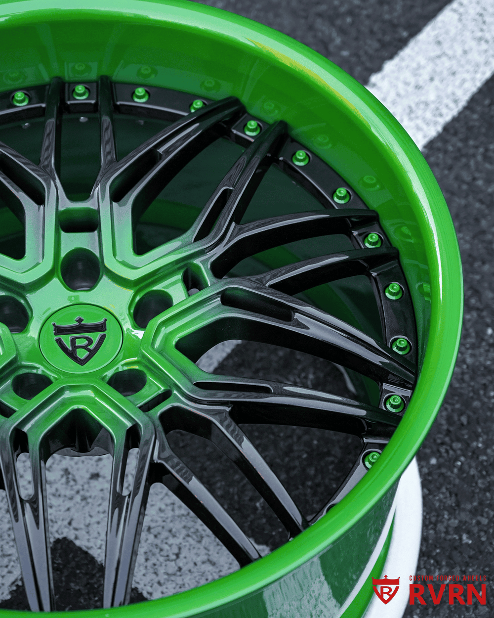 forged spokes Corvette C8 E-Ray RV-T081 black to green fade wheels light reflection deep concave design