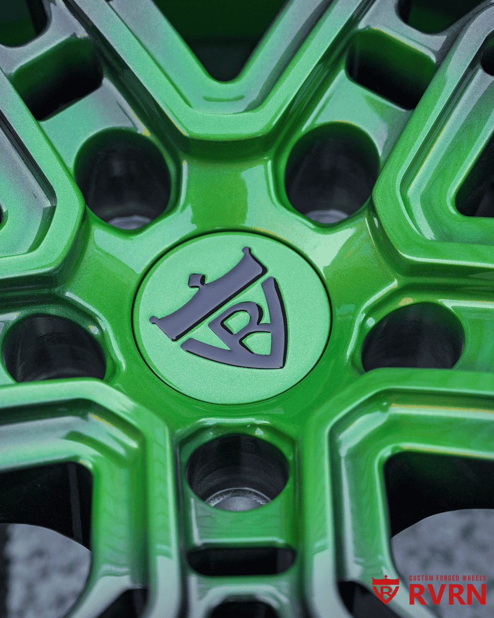 RVRN center cap Corvette C8 E-Ray forged wheels RV-T081 custom forged wheel branding detail