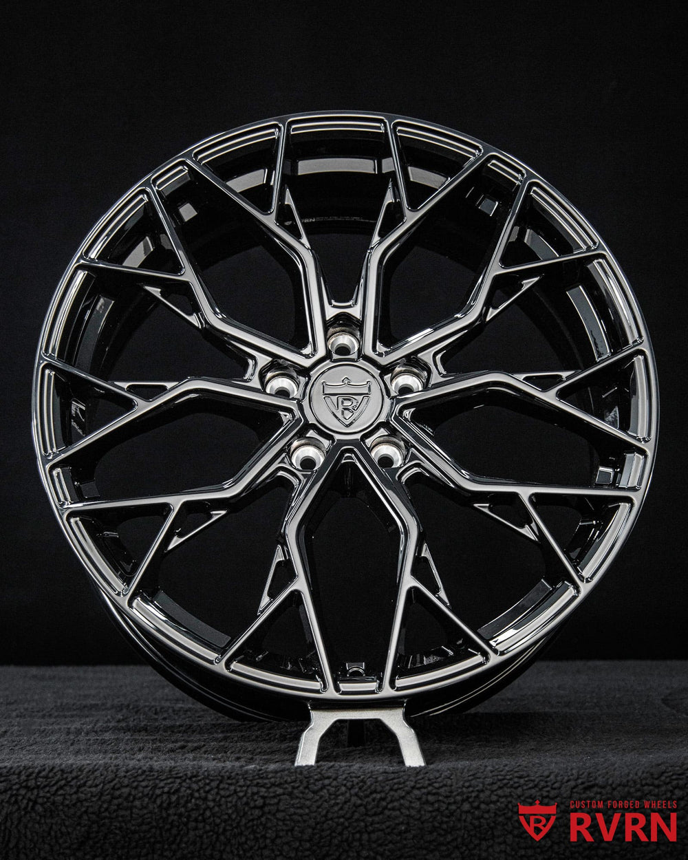 Concave gloss black forged monoblock wheel side profile on Honda Odyssey