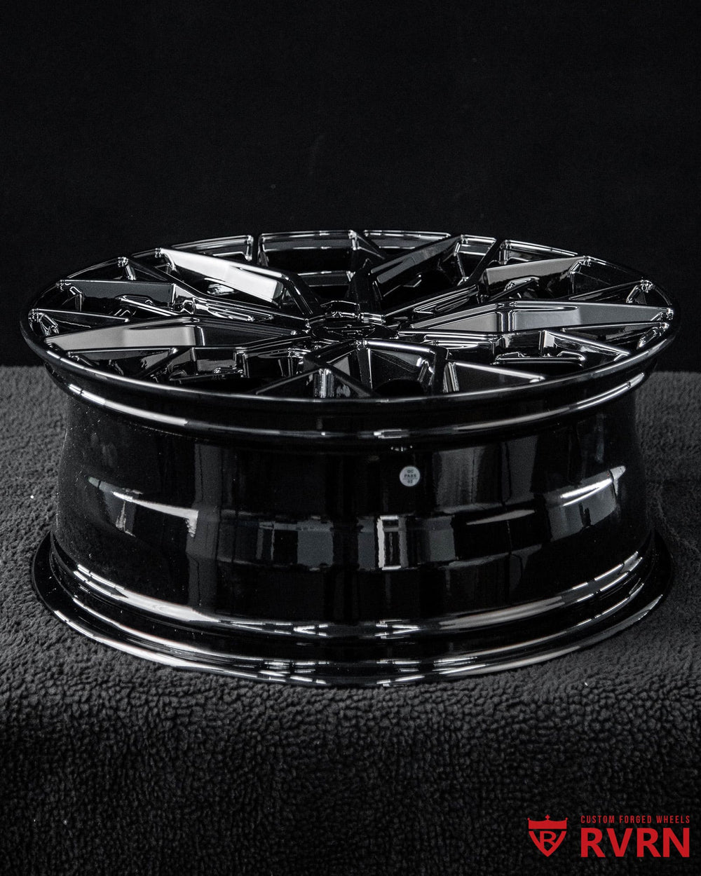 2026 Honda Odyssey RV-MV01 20-inch forged monoblock wheels front view, gloss black multi-spoke