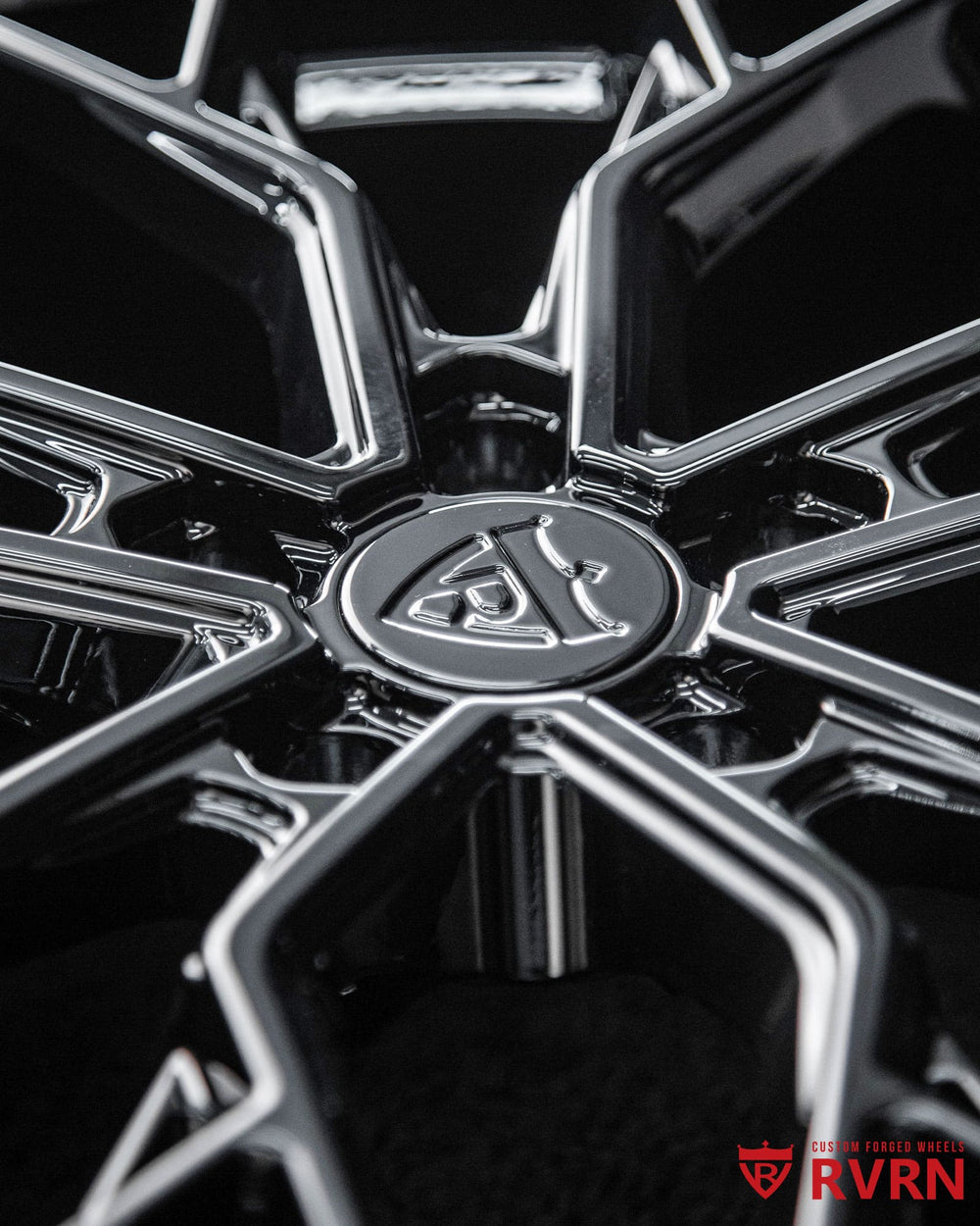 Honda Odyssey RV-MV01 forged wheel center hub detail