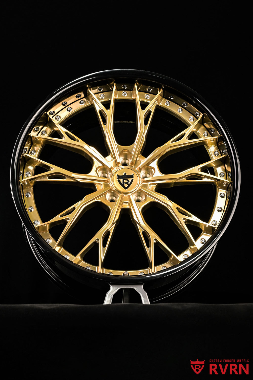 RVRN RV-DC04 Tesla Model Y forged wheel with gloss black barrel and polished frozen gold Y-spokes, custom 21x9.5 +30 and 21x10.5 +35 fitment