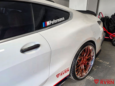 Close-up of RV-C081 polished rose gold spokes and polished aluminum barrel on 2019 BMW 8 Series M850i.