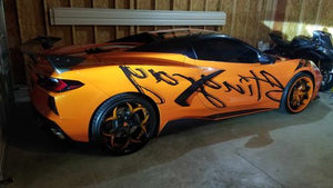 Top angle of 2021 Corvette C8 Z51 equipped with RVRN RV-DS016 orange and black forged wheels – 2-piece custom design.
