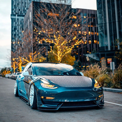 Tesla Model 3 side profile RVRN forged wheels RV-DT01 polished blue finish staggered setup