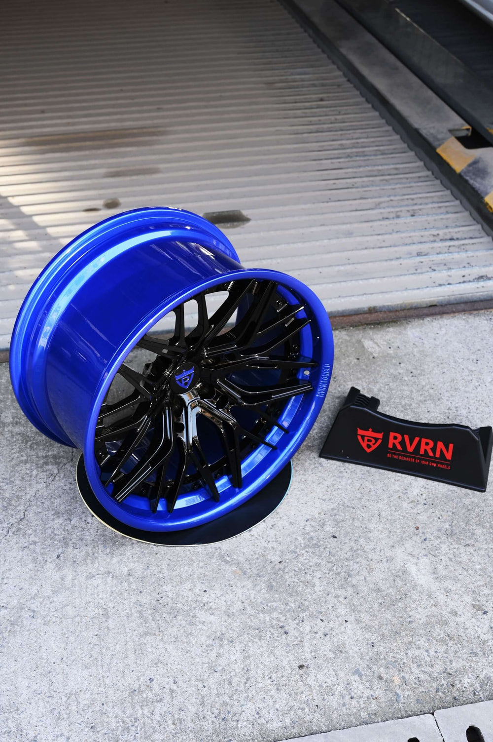 2023 Dodge Charger Hellcat Redeye Custom Aftermarket Super Concave Wheels-Blue and Black rims-RVRN Forged C081 Series