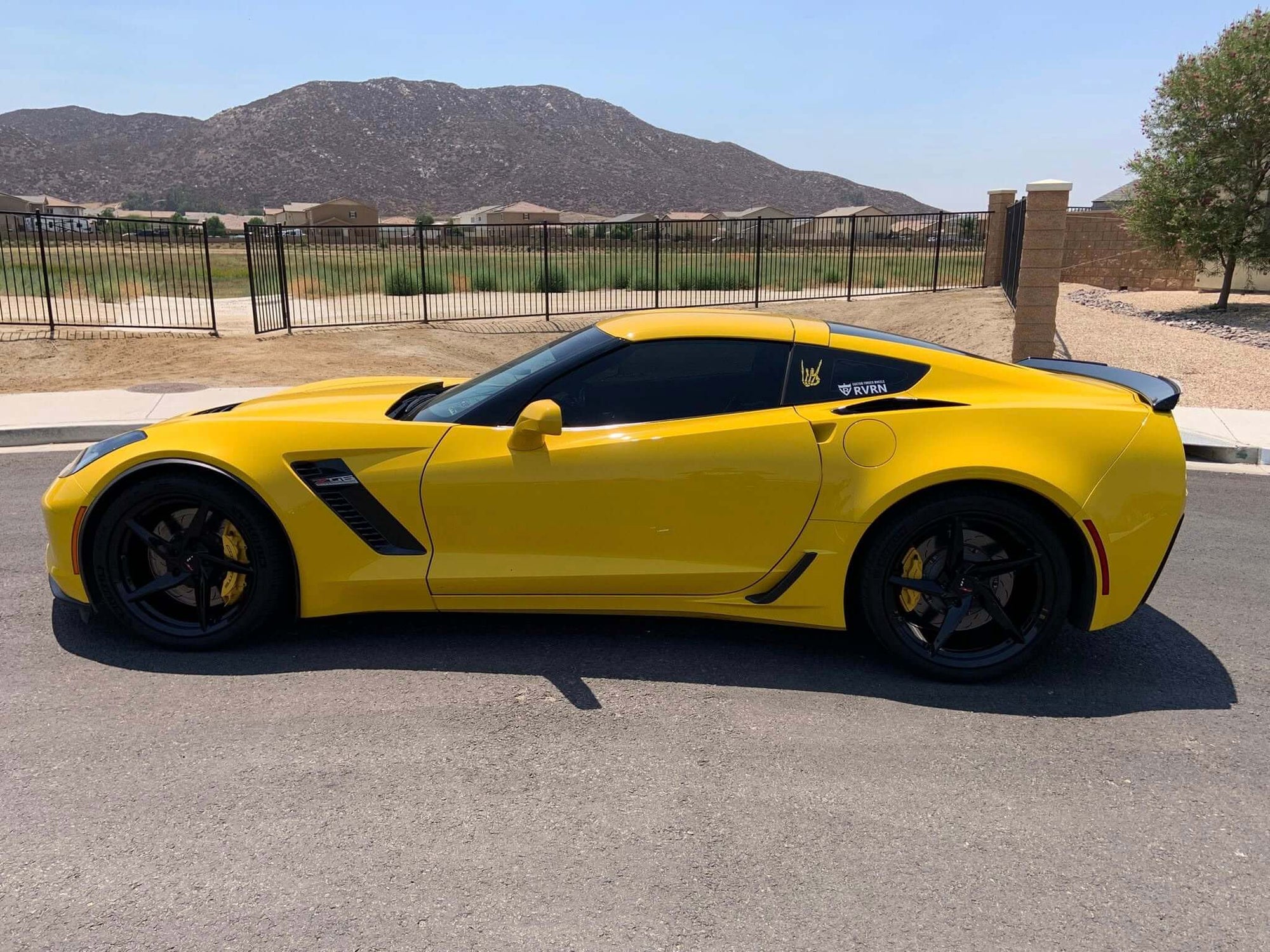 Side profile of Corvette C7 Z06 with RVRN 19x10 and 20x12 forged wheels