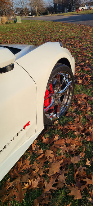 Close-up of RVRN RV-MR05 front wheel on 2020 Corvette C8 Z51, 19x8.5 /42mm, chrome spokes
