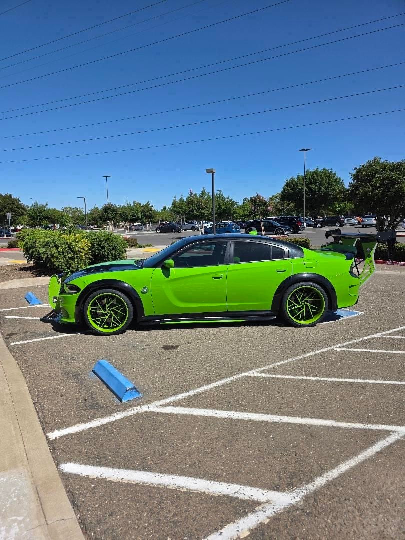 Orlando Burch 2017 Charger Daytona Widebody RV-DS74 Green Go driveway shot