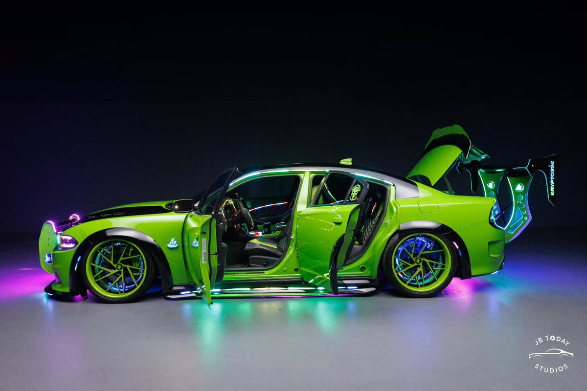 RV-DS74 wheel close-up on Green Go Dodge Charger Daytona Widebody