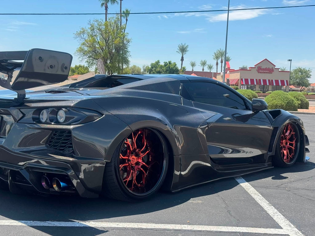 Donald Lowry C8 carbon RV-DR16 at car show 3