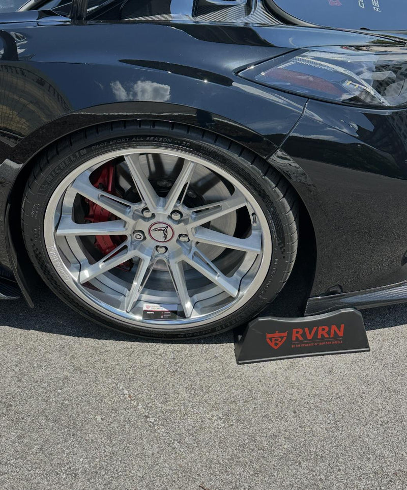Corvette Z06 featuring brushed forged wheels with polished lip.